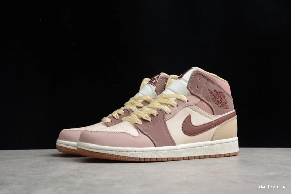 DO7440-821 Smoky (W) Dark Mid  Mauve Pony SE 1 DO7440-821 Jordan 0121